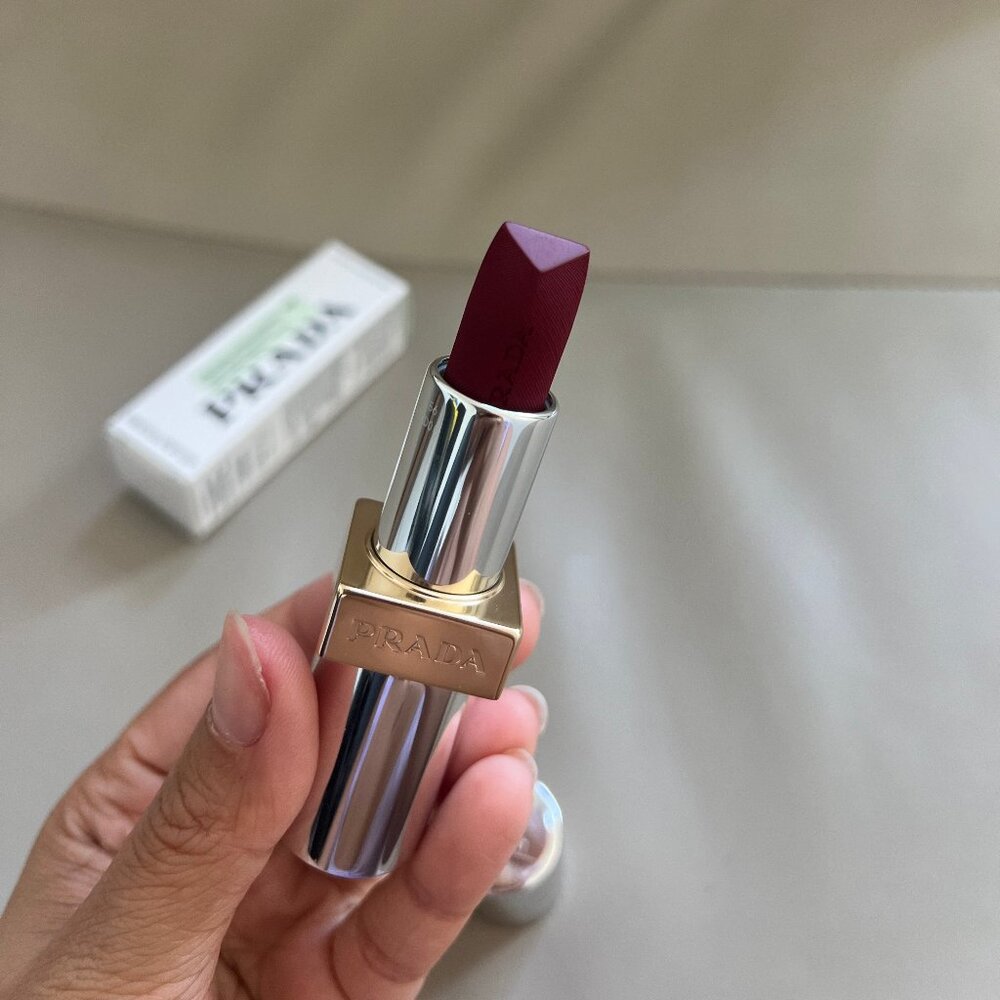 [NEW] Prada Beauty Monochrome HYPER Matte P56 Notte Deep Berry Shade